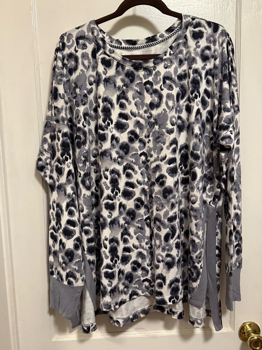new directions Gray and White Leopard Print Long Sleeve Top